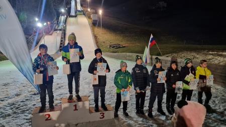 Skakalke in skakalci uspešni že na prvi tekmi (8)